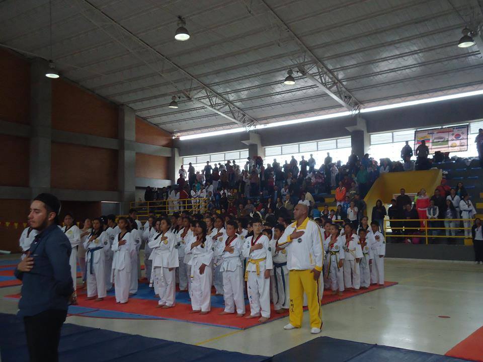 Reconocimiento a Taekwondogas de El Rosal