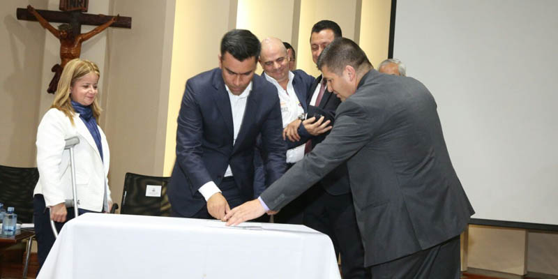 Firma de convenios Minvivida y Cundinamarca