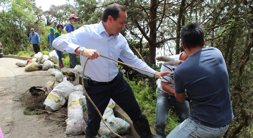 Recolección de basuras en Choachí