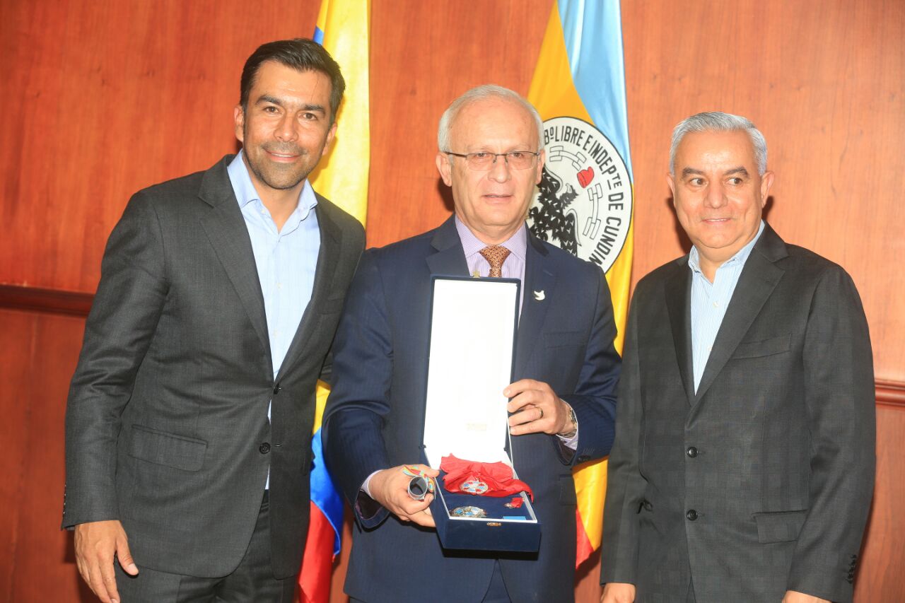 Reconocimiento por 20 años de fundación a la Contaduría General de la Nación