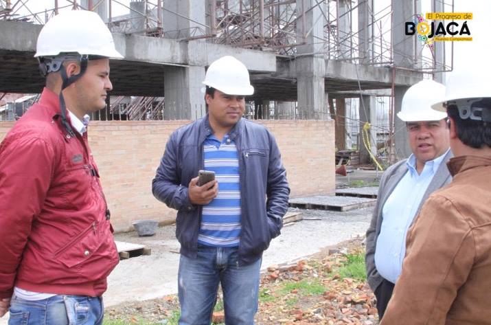 Bojaca inspecciona la obra del Coliseo Cubierto Municipal