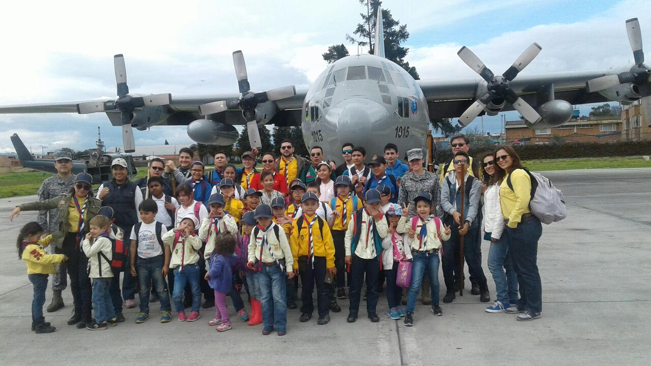 Grupo Hyntiba Scout visita la Base Aérea de Madrid
