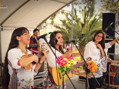 Desfile de carrozas en el festival Zaquesazipa