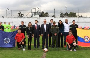 El Ministro de Justicia y del Derecho puso a rodar el balón en La Modelo