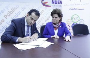 Servidores públicos podrán financiar sus estudios con bajas tasas de interés