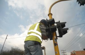 Instalan semáforos inteligentes en Chía