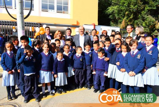 «Invertir en educación es invertir en el futuro» Alcalde de Cota