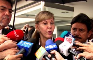 Reversan decreto de sobretasa a la gasolina