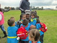 Centro de estimulación temprana “Bebés Felices” visita el Comando Aéreo de Mantenimiento