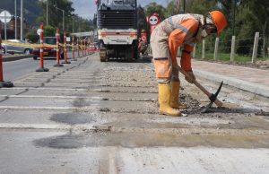 Inicia demolición de reductores de velocidad en Sopó
