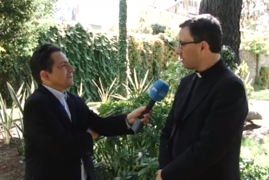 La visita del Papa la pagan los católicos