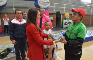 Asocolflores hace donación de implementos a deportistas madrileños