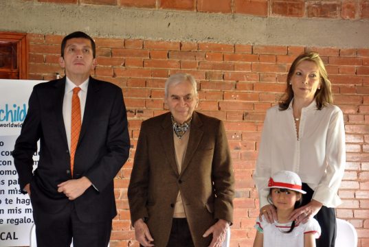 Primera Dama visitó niños con discapacidad auditiva en Chía