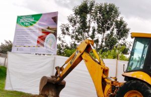 Primera piedra a Pista de Patinaje en Mosquera