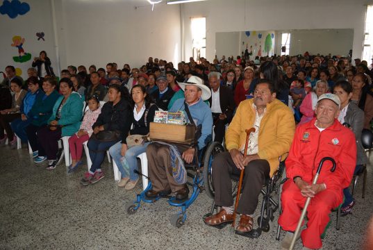 Subsidios para atención integral a familias vulnerables en Facatativá