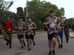 Colombianos de a pie fueron soldados por un día