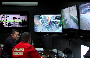 Fuertes medidas de seguridad en centros comerciales