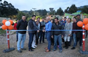 Familias beneficiadas con la red de alcantarillado en Sopó