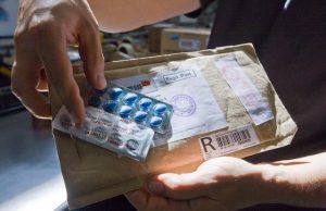 Asegurado un hombre por supuesta comercialización de medicamentos adulterados