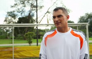 Faryd Mondragón crea una nueva selección