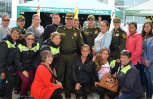 Madres cabeza de familia graduadas como promotoras en convivencia
