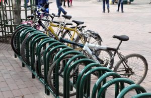 Se instalan 17 biciparaderos para la zona histórica del municipio de Chia