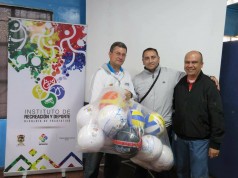 Reconocimiento a las mejores Instituciones Educativas en Juegos Supérate 2017