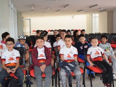 Cundeportes Funza juntó con fundación Esteban Chavez realizó la entrega de implementos deportivos