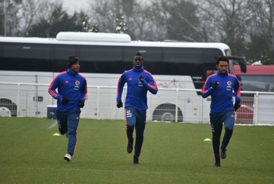 Selección Colombia se prepara en Francia