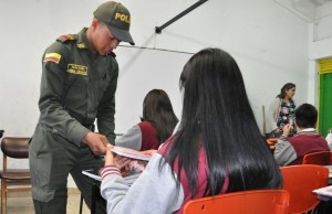 Policía Nacional realiza operativos en entidades educativas del departamento