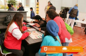 Alcaldía de Funza entrega bonos que favorecerán a las personas en condición de discapacidad