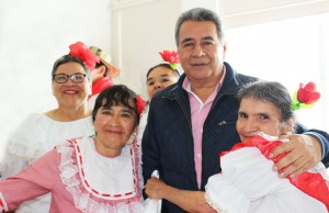 Atención personalizada a adultos mayores con movilización reducida.