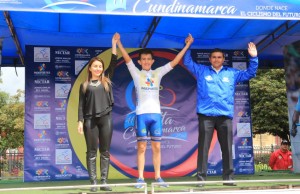 Steven Cuesta, ganador de la tercera etapa de la Vuelta a Cundinamarca en El Rosal