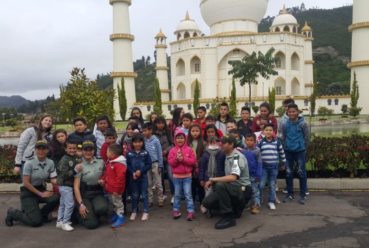 Chía regala alegría a niños víctimas de la violencia