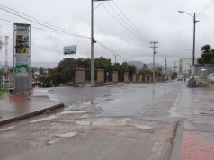 Intervención de vía ubicada en frente de Alpina en Sopó