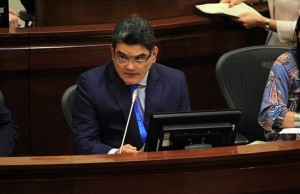 Proyecto que busca aumentar el salario mínimo debe tener aval del Gobierno