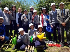‘Guerreros ambientales’ de Mosquera reforestan contra el cambio climático