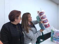 Entrega de ayudas a familias víctimas del conflicto armado en Tenjo