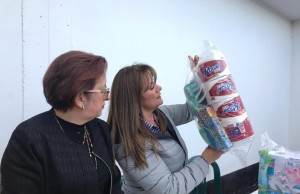 Entrega de ayudas a familias víctimas del conflicto armado en Tenjo