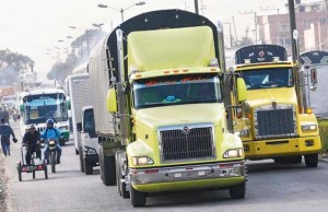 Restricción a transporte de carga pesada por la Calle 13