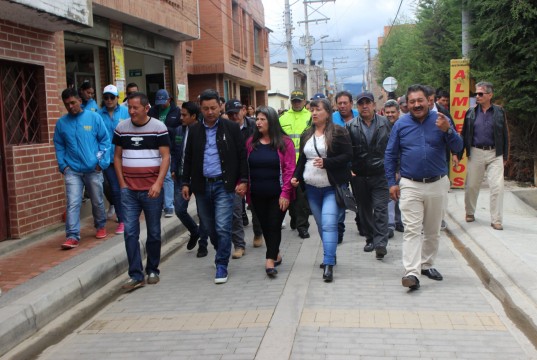 Obras de reconstrucción vial se entregaron en Tocancipá