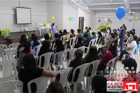 Sensibilización a mujeres gestantes en Cajicá