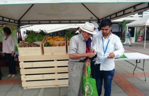 Cajicá y Sibaté promueven el trueque de alimentos frescos por materiales reciclables