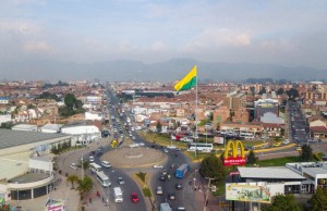 Desde hoy, Chía ondea su gigantesca bandera en la glorieta de Jumbo