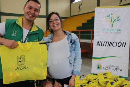 Alcaldía de Mosquera entrega complementos nutricionales a madres lactantes y gestantes