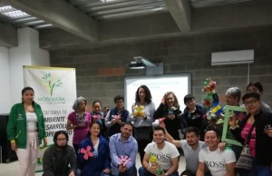 Líderes ambientales de Mosquera se capacitan en consumo responsable y elaboración de paquetes alternativos