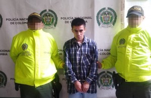 Capturan hombre por homicidio y tráfico de armas