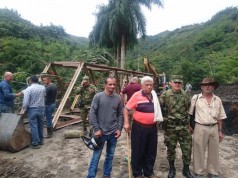 Se finalizó instalación de puente peatonal en La Palma. Continúan labores de limpieza y recuperación de viviendas afectadas