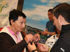 Alcaldía de Mosquera hace entrega de ayudas visuales y prótesis dentales a niños, jóvenes y adultos mayores del municipio