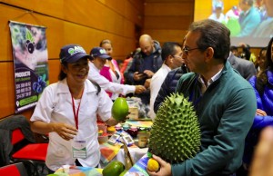 Presidente Duque y Ministro Valencia realizan gran mercado campesino para reconocer trabajo de pobladores rurales